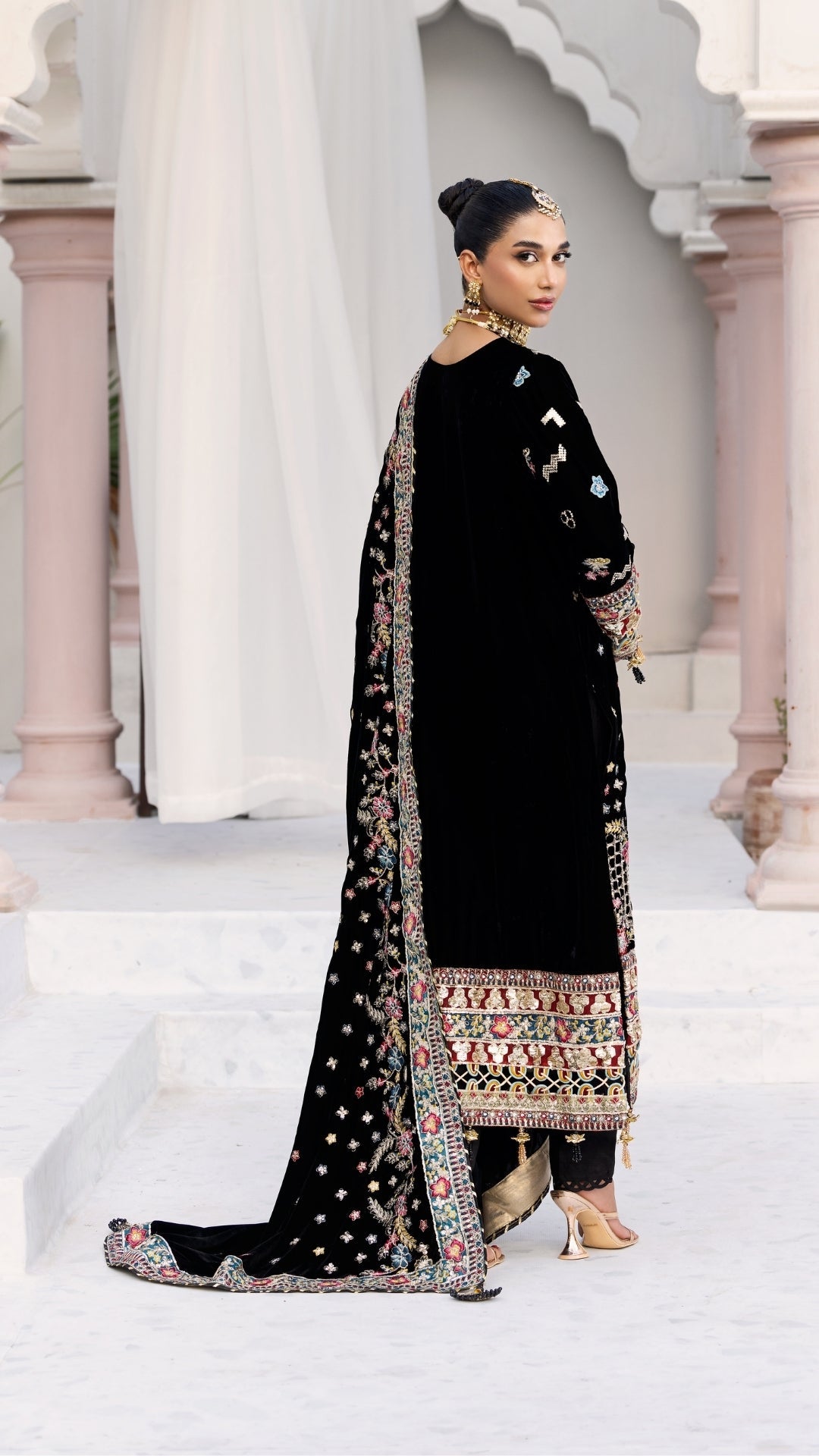 PREMIUM VELVET - ANDAZ-E-MAKHMAL- ZAM 03