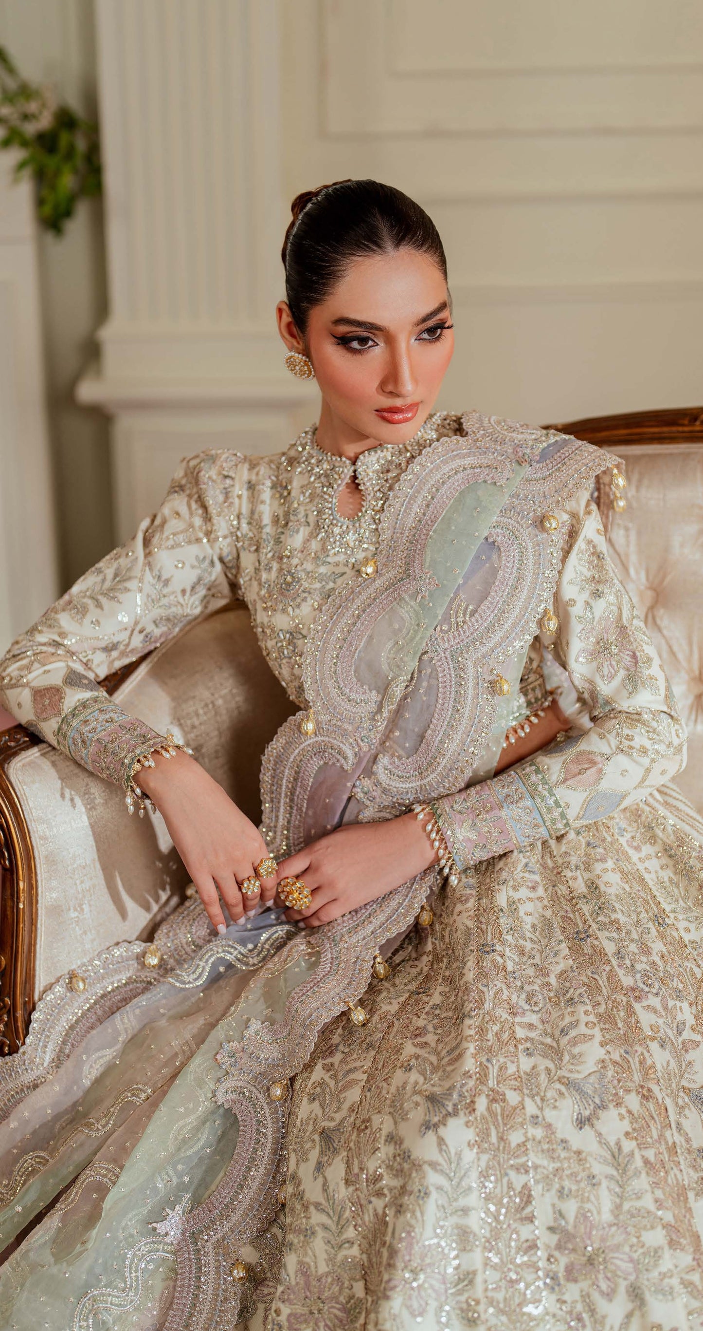 HAND MADE ZARI EXCLUSIVE DESIGN - V 13 - D06
