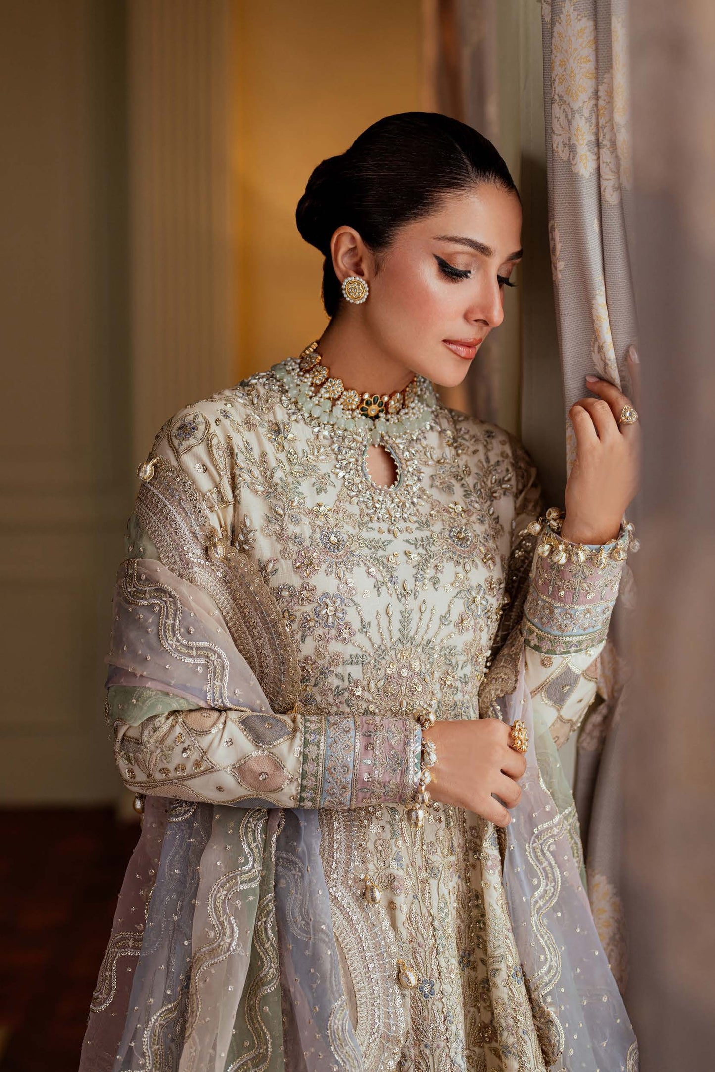 HAND MADE ZARI EXCLUSIVE DESIGN - V 13 - D06