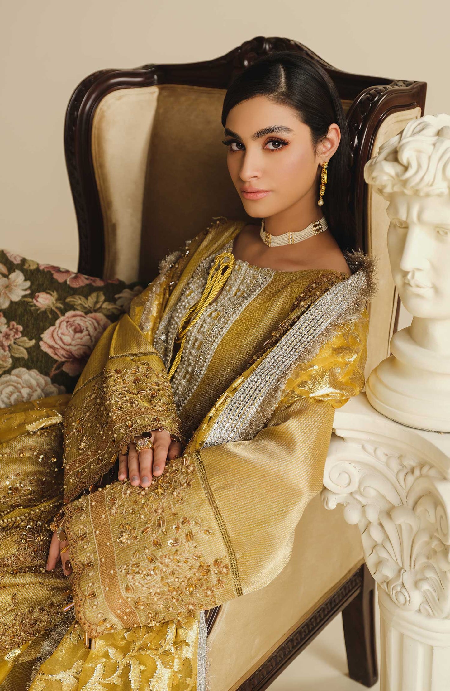 IRRESISTIBLE LUXURY GOLD