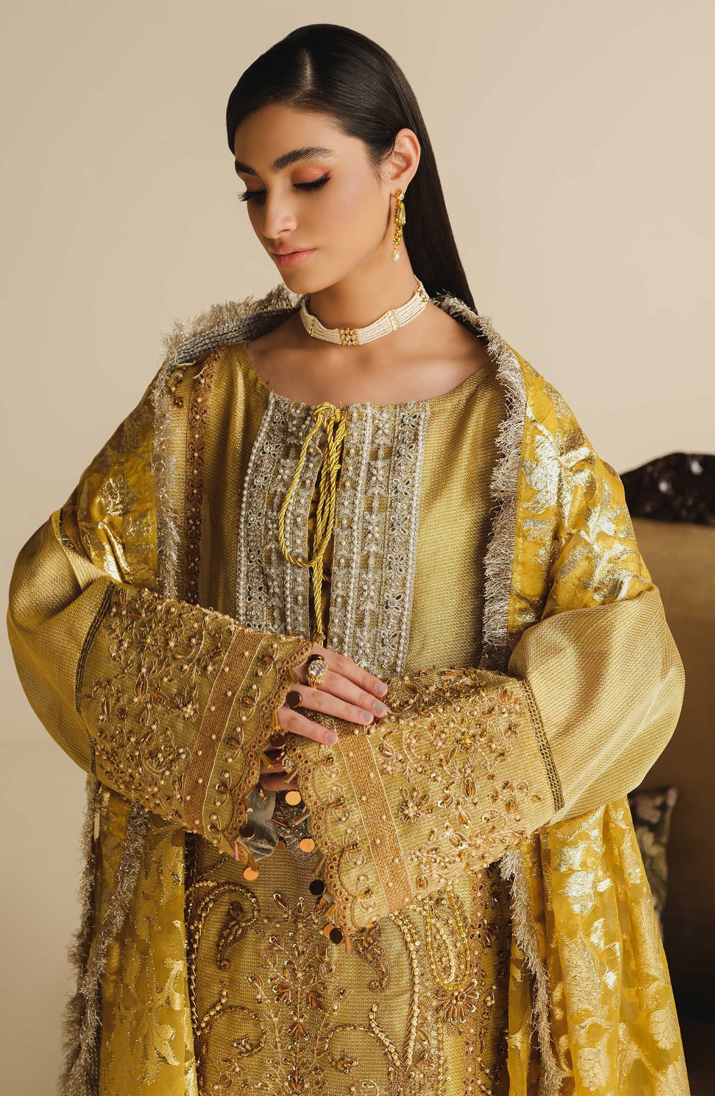 IRRESISTIBLE LUXURY GOLD
